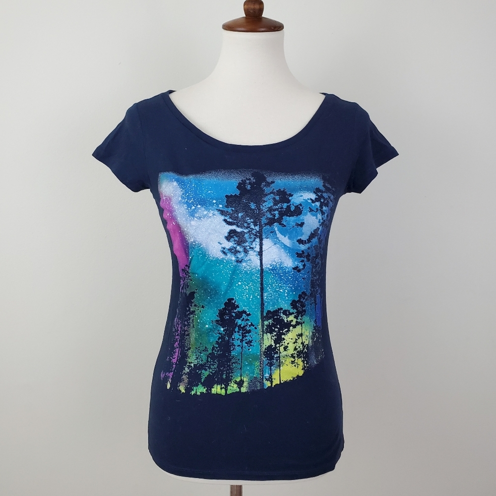 Aeropostale Aurora Night Sky Tree Silhouette Graphic Tee